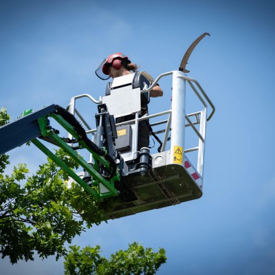20m Hinowa spinhoogwerker bomensnoeien Nijmegen juni 2021 5