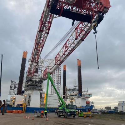 40m vrachtwagenhoogwerker insepectie kraan schip Vlissingen oktober 2021 14