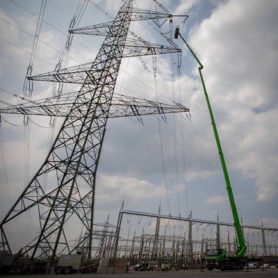 72m vrachtautohoogwerker hoogspanning West Duitsland april 2021 2