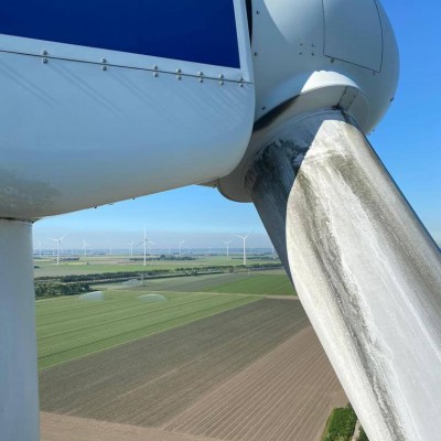 75m vrachtwagenhoogwerker reinigen windmolen juni 2021 7